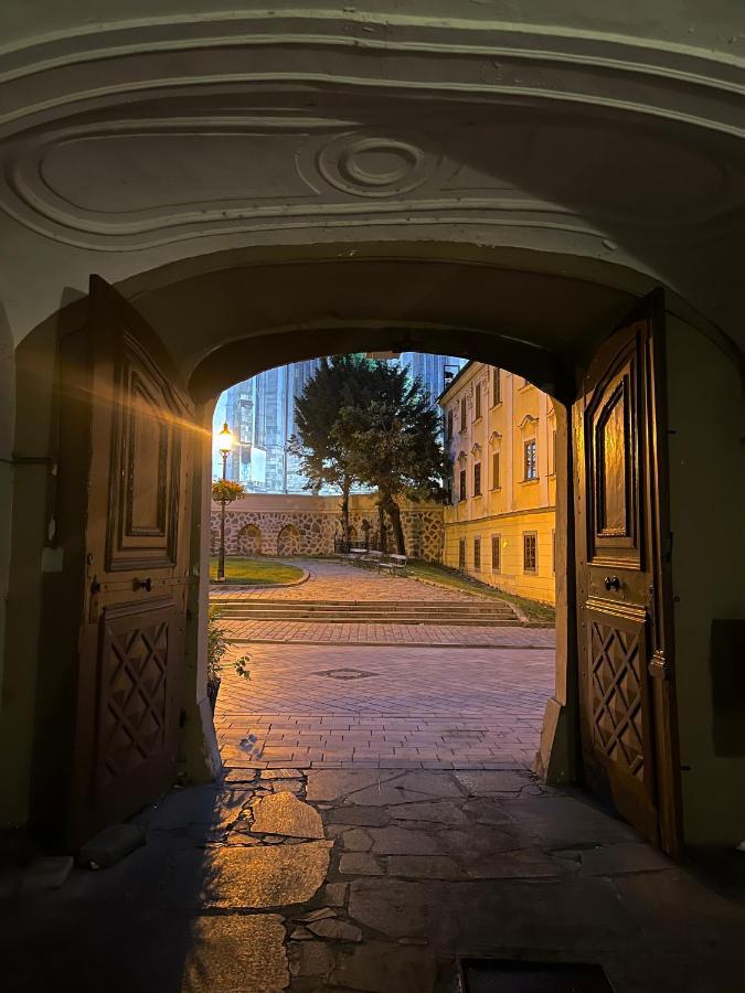 Apartamento Csaky Palace Bratislava Exterior foto